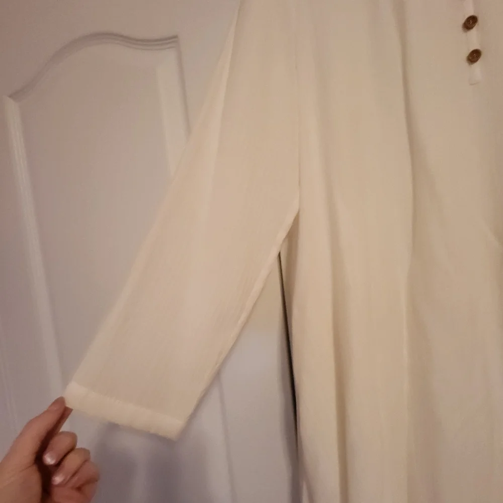 Elegant Cream Long Sleeve Dress - Picture 4 of 6